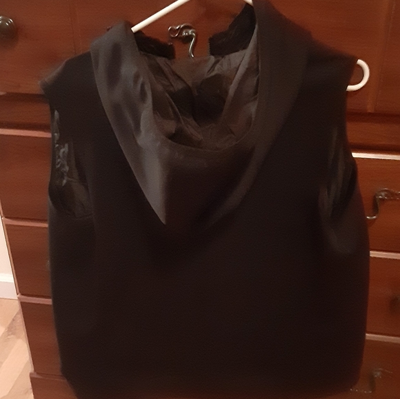 Vest - Picture 2 of 2